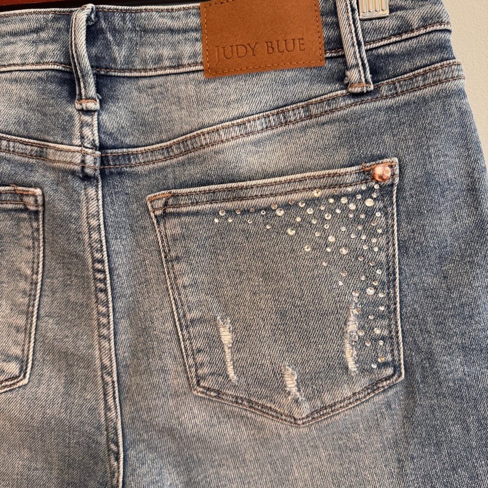 Judy Blue Elle High Rise Rhinestone Shorts Size Large - Picture 5 of 8